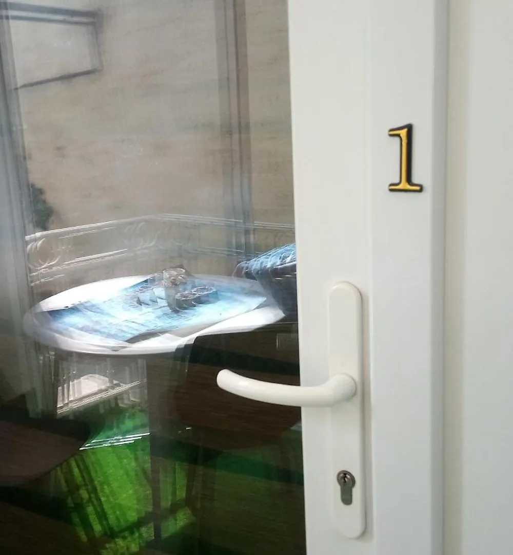 The Green Studio Bucarest Appartamento